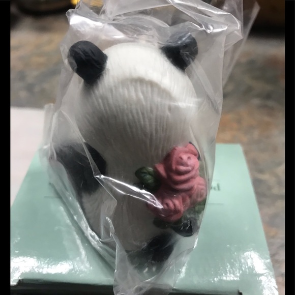 NIP Avon Vintage Panda Bear Porcelain Sweetheart Figurines, 1990’s. Set of 2. - Picture 7 of 10